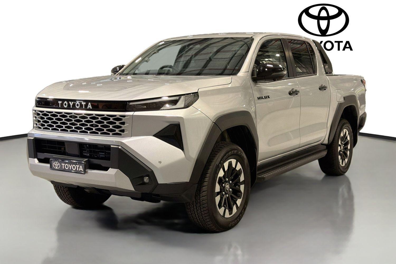 2025 Toyota Hilux SR5 in Silver