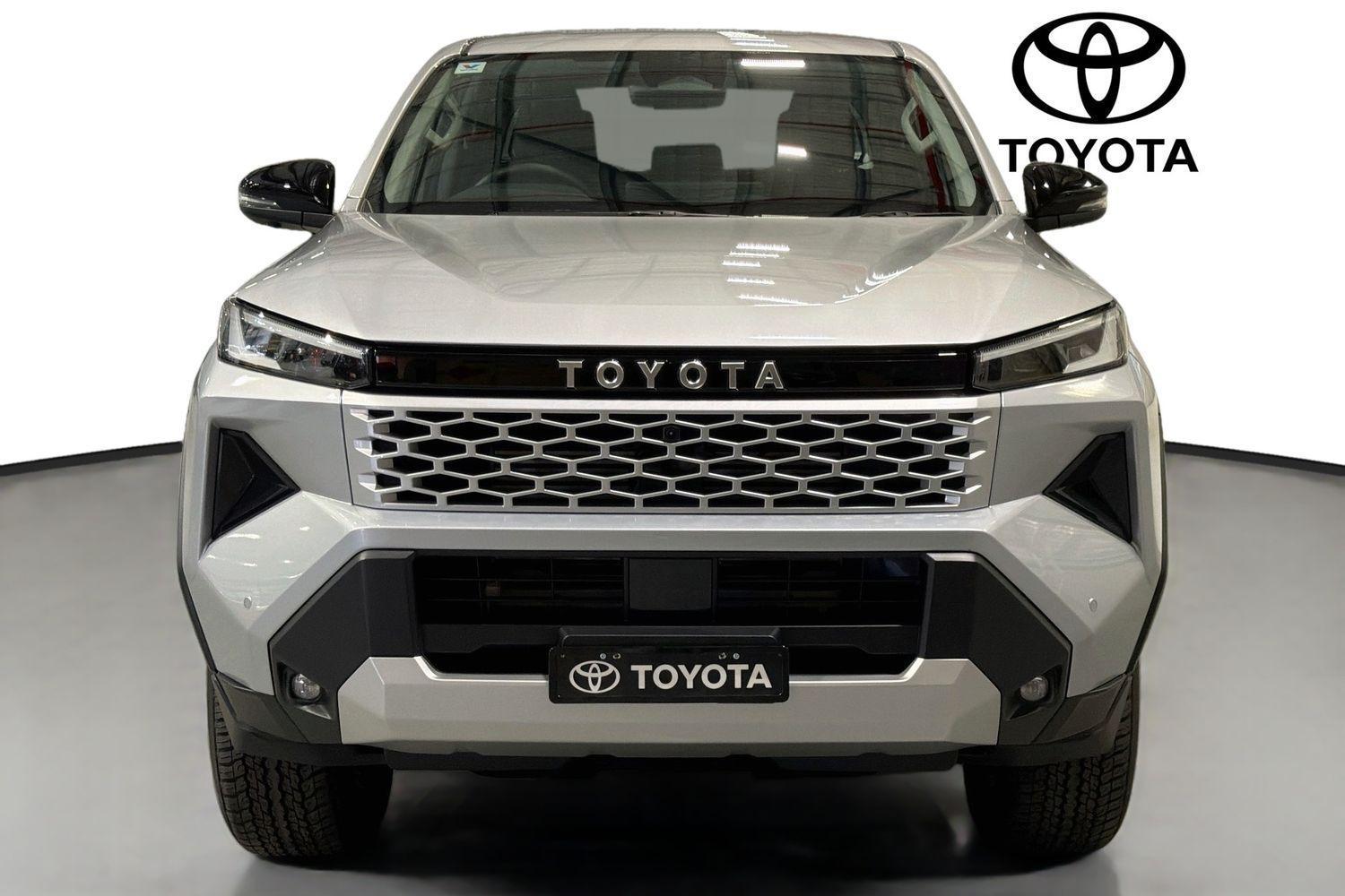 2025 Toyota Hilux SR5 in Silver