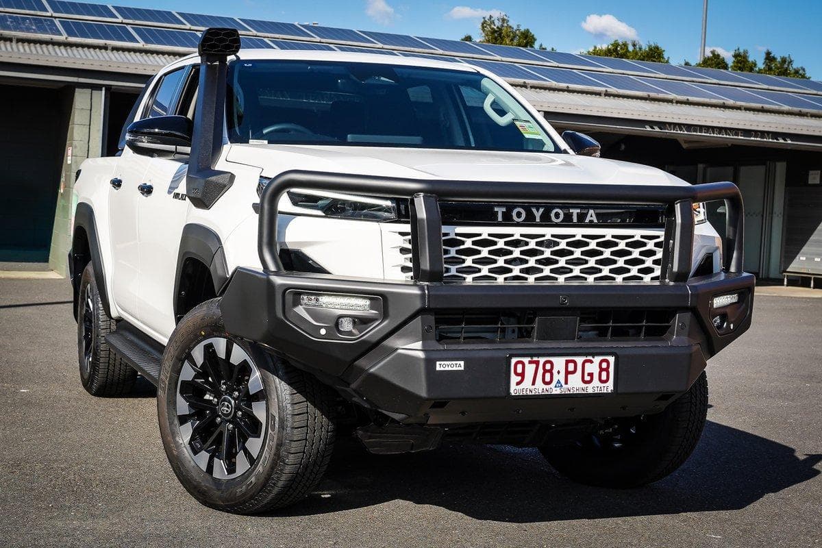 2025 Toyota Hilux SR5 in White