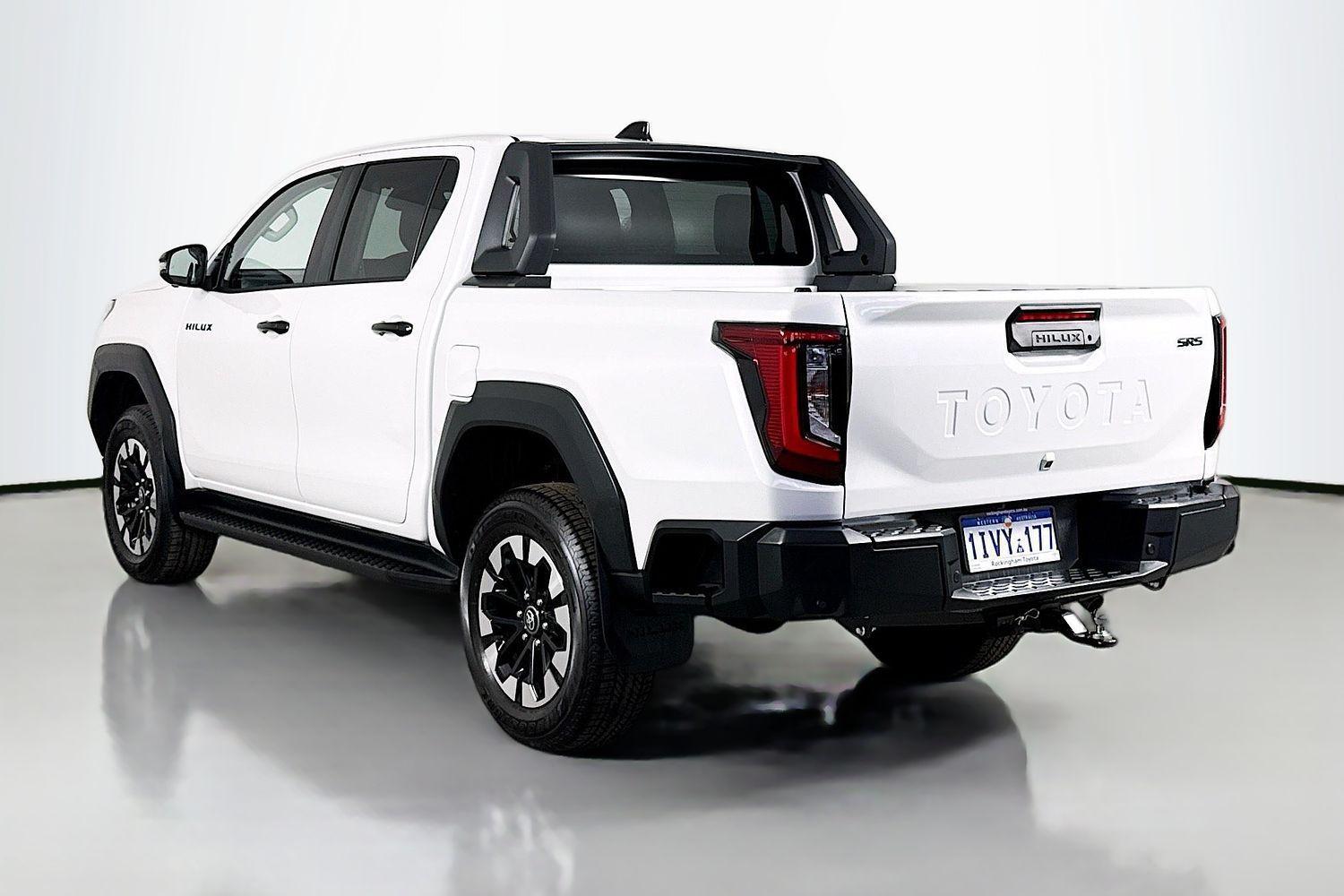 2025 Toyota Hilux SR5+ in White
