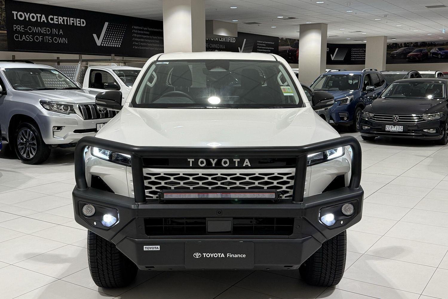 2025 Toyota Hilux SR5+ in White