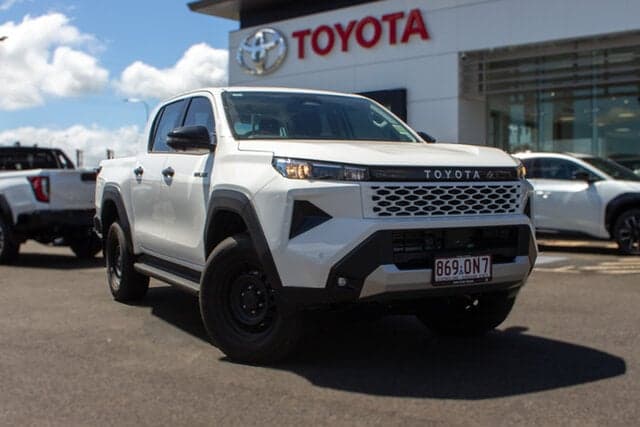 2025 Toyota Hilux SR in White