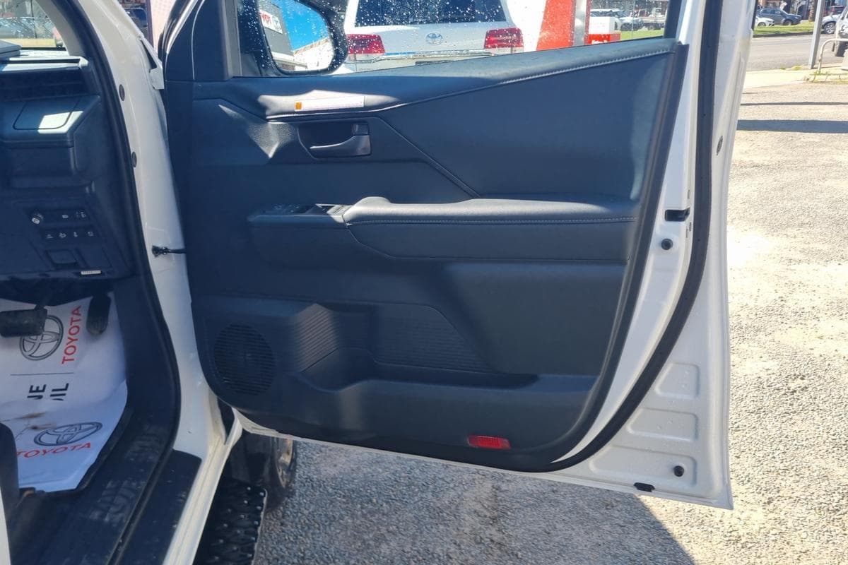 2025 Toyota Hilux SR in White