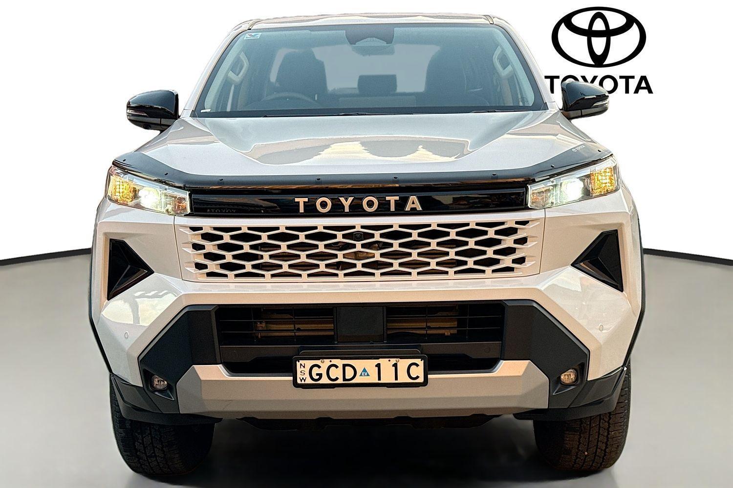 2025 Toyota Hilux SR in White