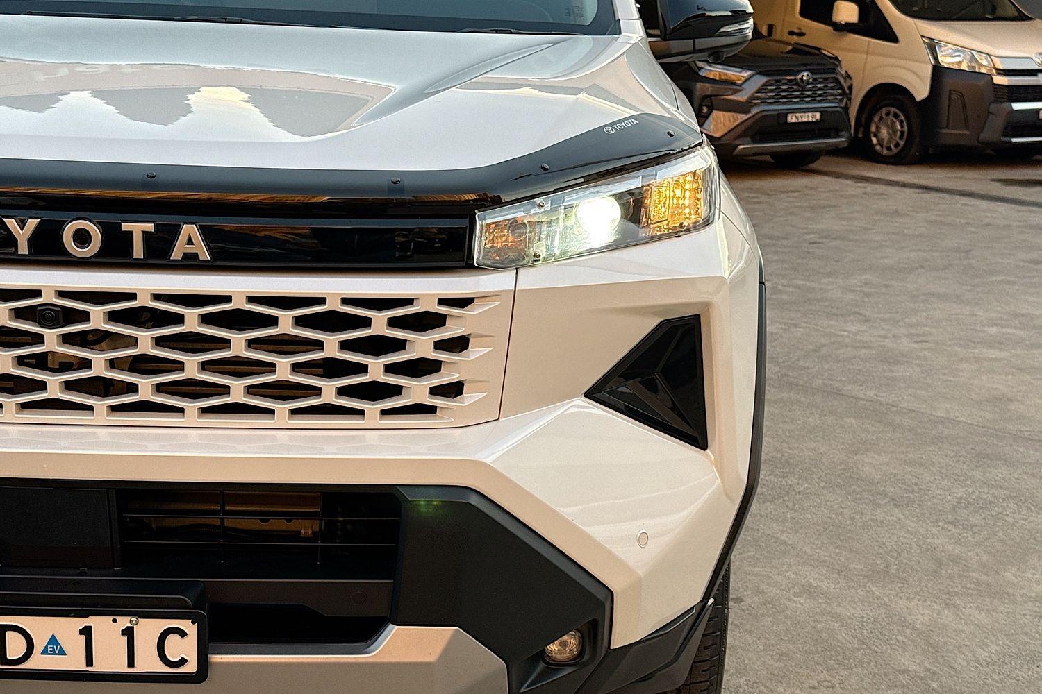 2025 Toyota Hilux SR in White