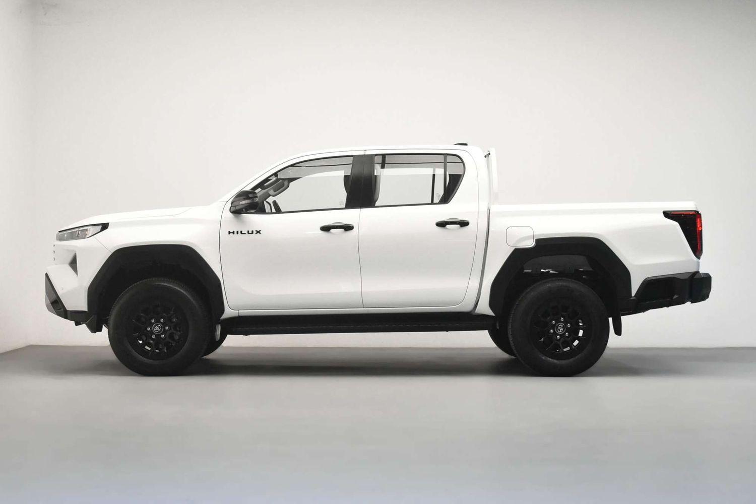2025 Toyota Hilux SR in White
