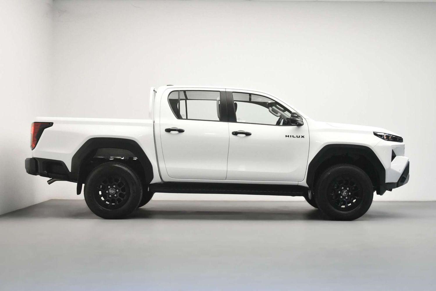 2025 Toyota Hilux SR in White