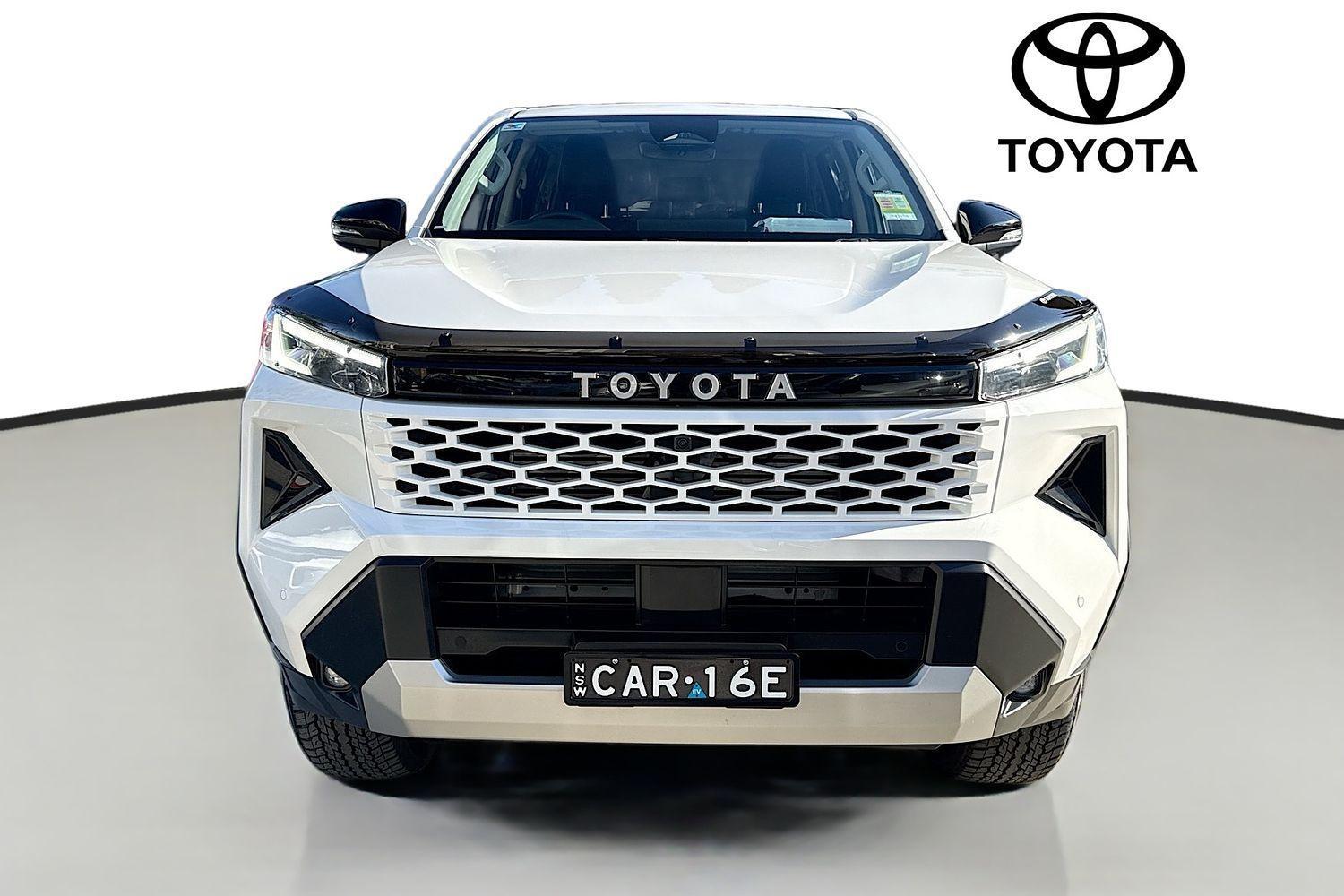 2025 Toyota Hilux SR5+ in White