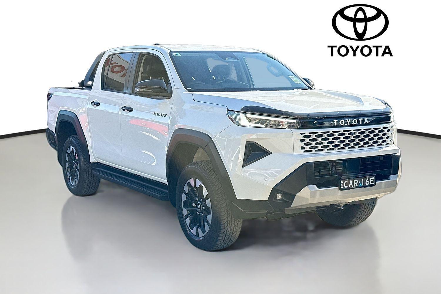 2025 Toyota Hilux SR5+ in White