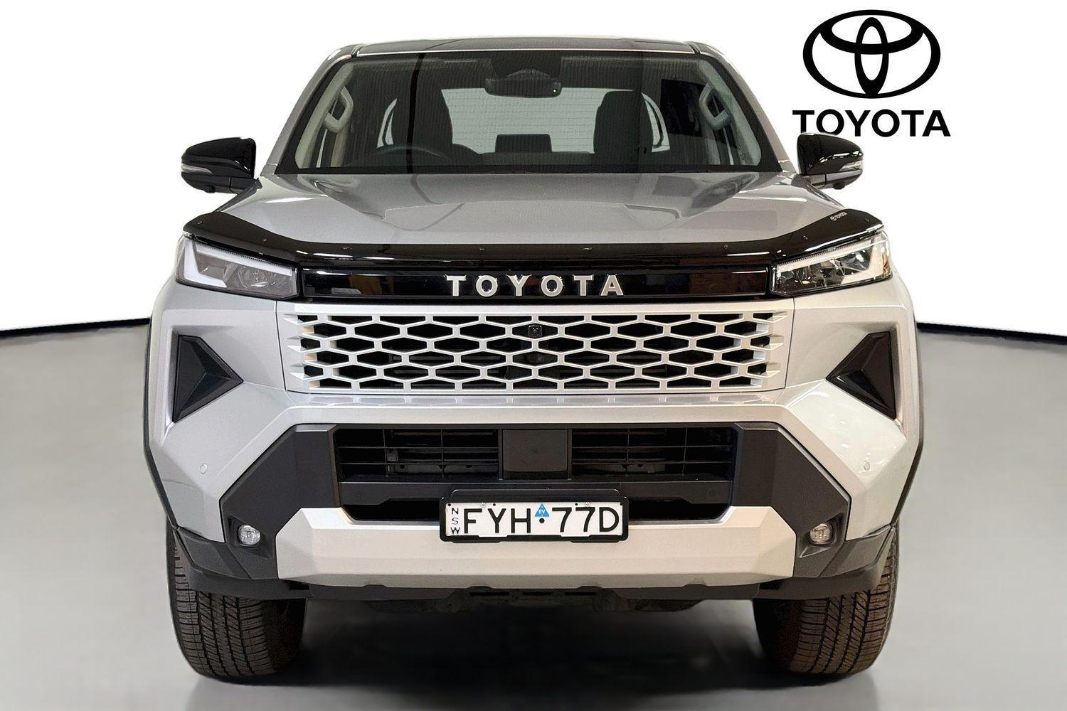 2025 Toyota Hilux SR5 in Silver