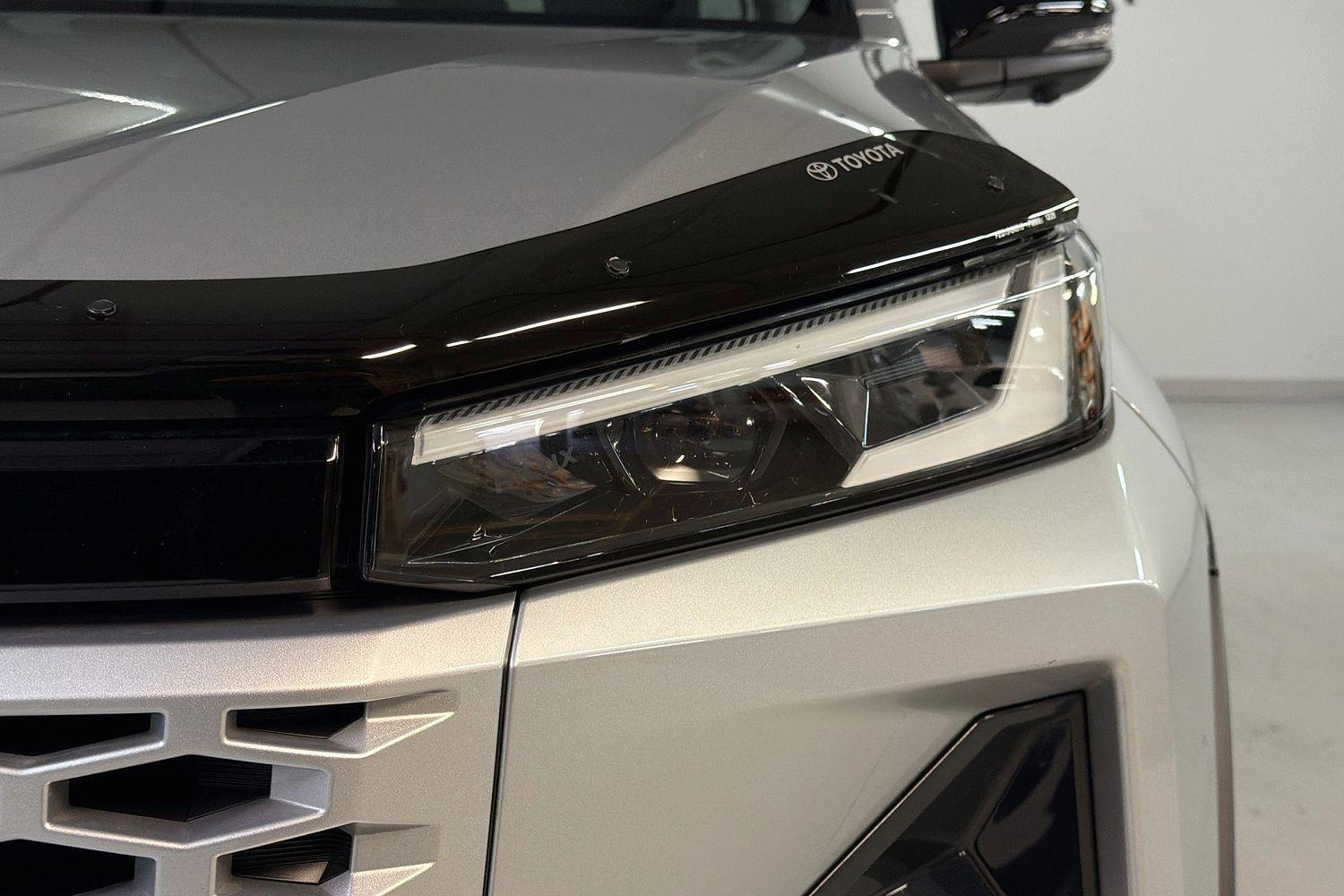 2025 Toyota Hilux SR5 in Silver