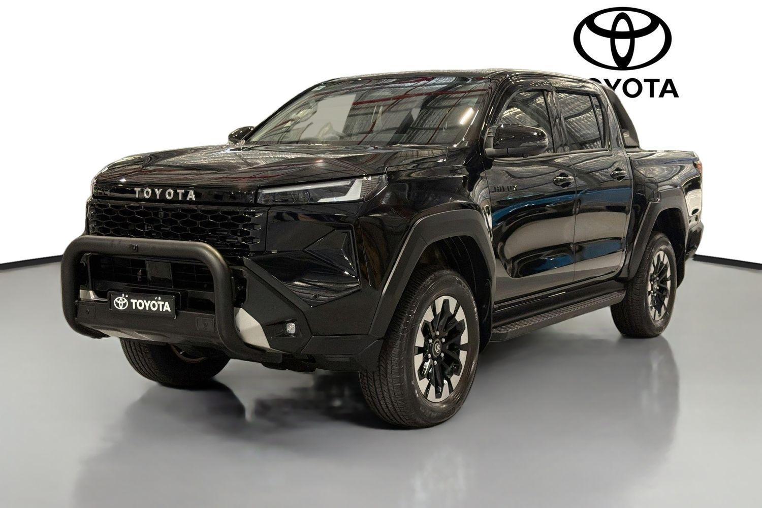 2025 Toyota Hilux SR5 in Black