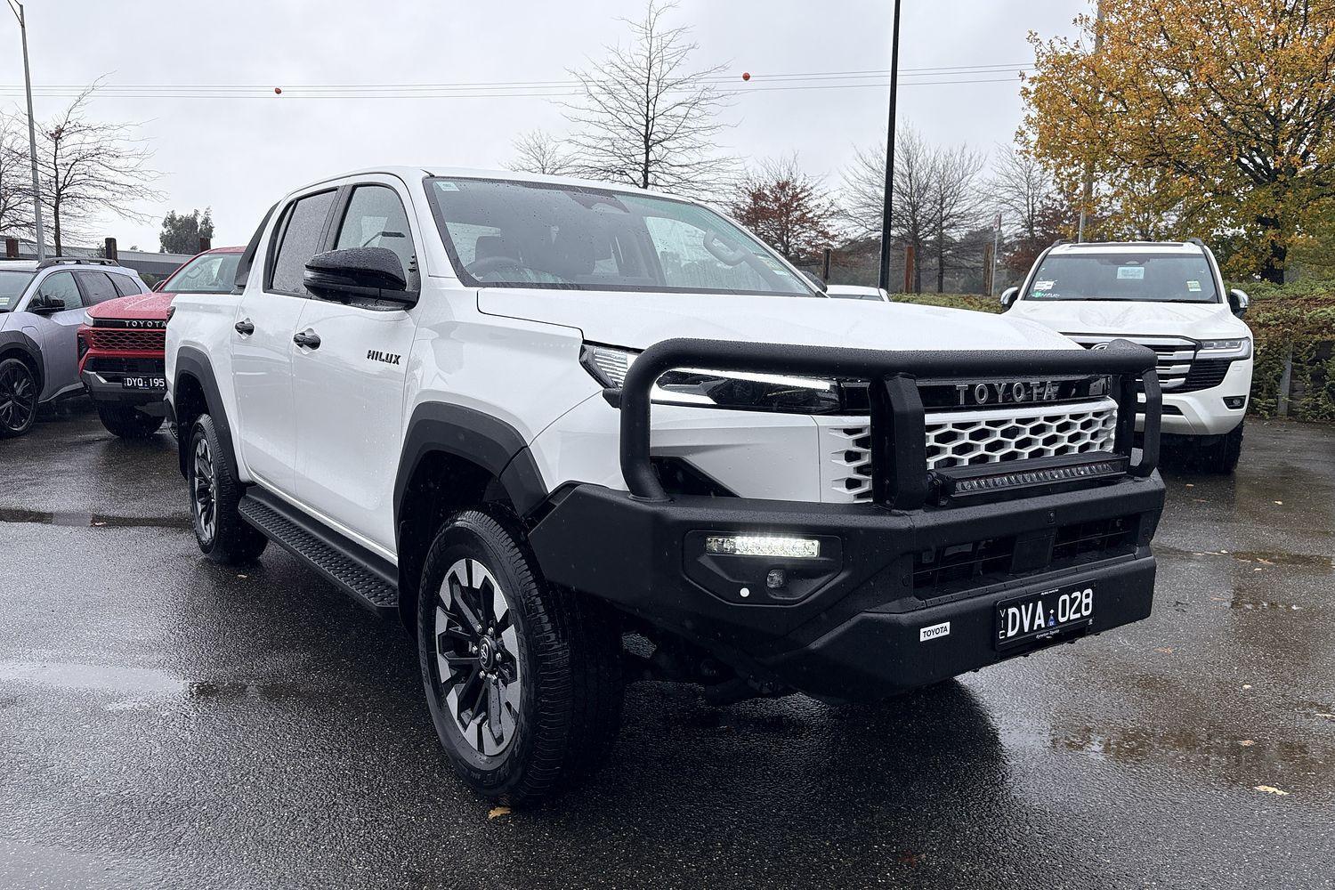 2025 Toyota Hilux SR5 in White