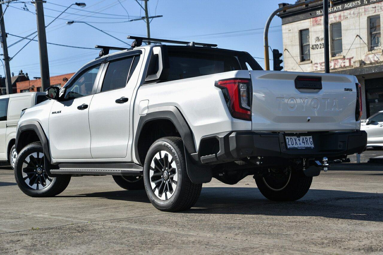 2025 Toyota Hilux SR5+ in White