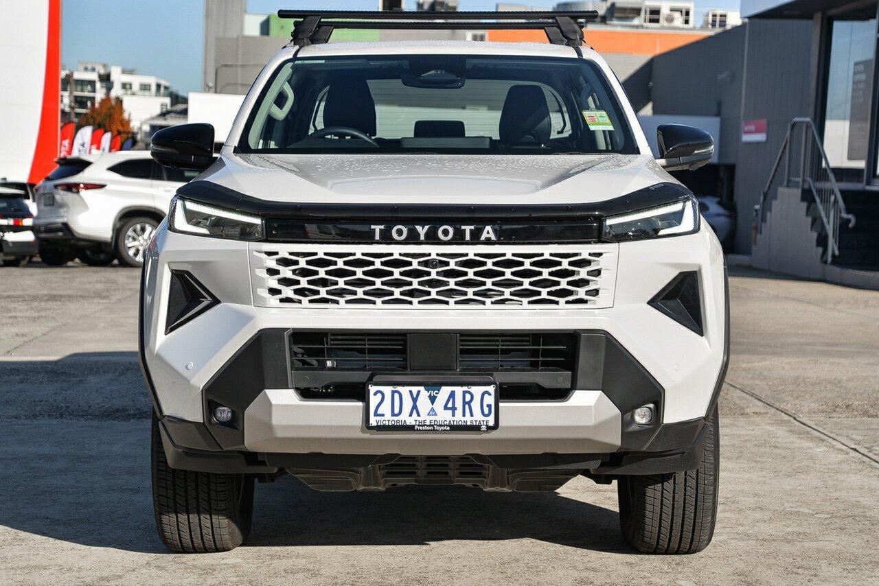 2025 Toyota Hilux SR5+ in White