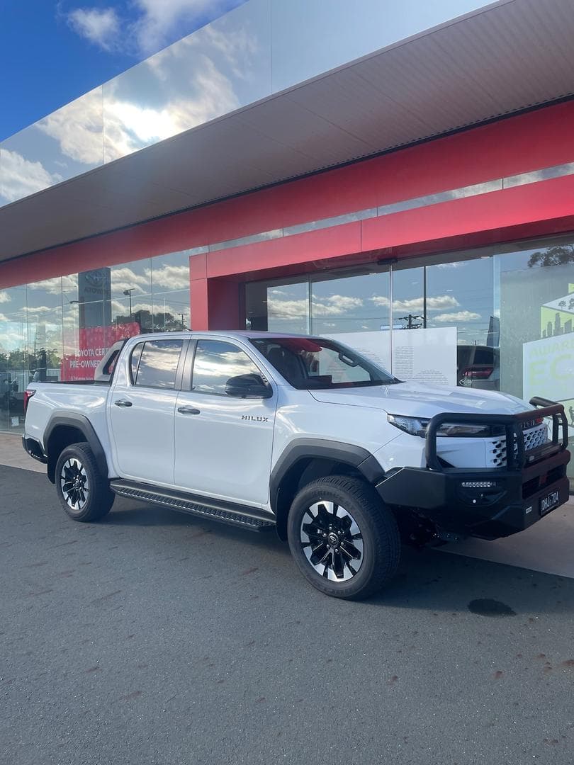 2025 Toyota Hilux SR5 in White