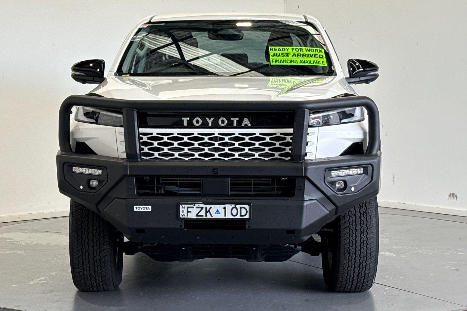 2025 Toyota Hilux SR5 in White