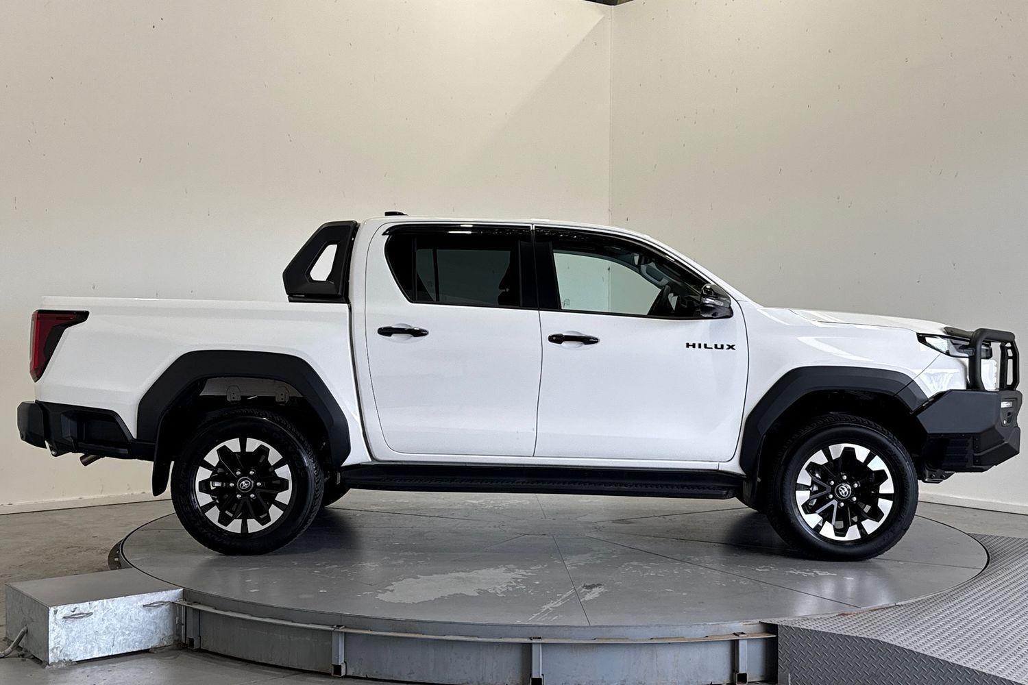 2025 Toyota Hilux SR5 in White