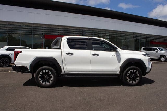 2025 Toyota Hilux SR5 in White