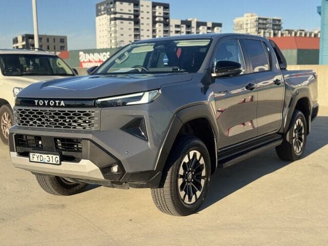 2025 Toyota Hilux SR5 in Grey
