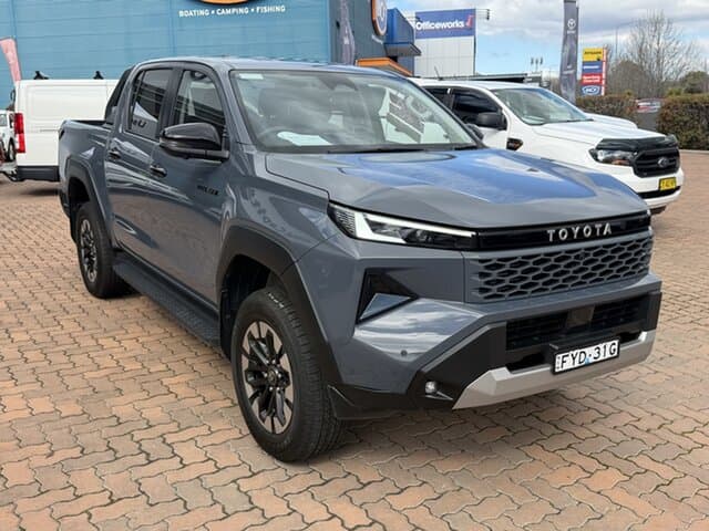 2025 Toyota Hilux SR5 in Grey