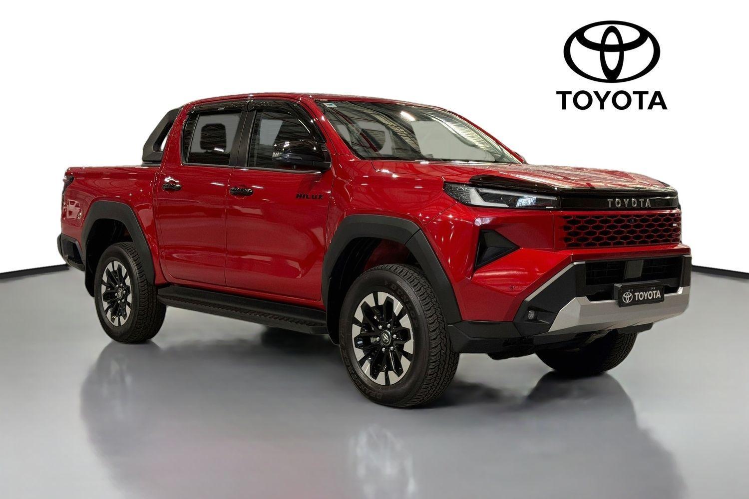2025 Toyota Hilux SR5 in Red