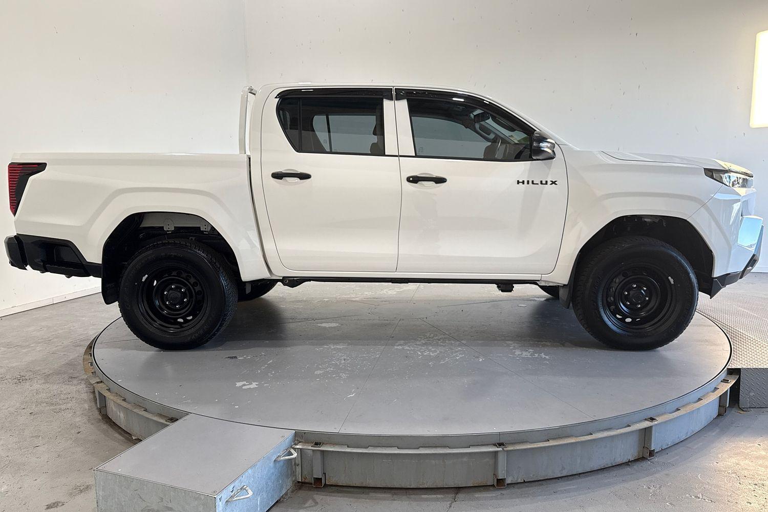 2025 Toyota Hilux Workmate in White