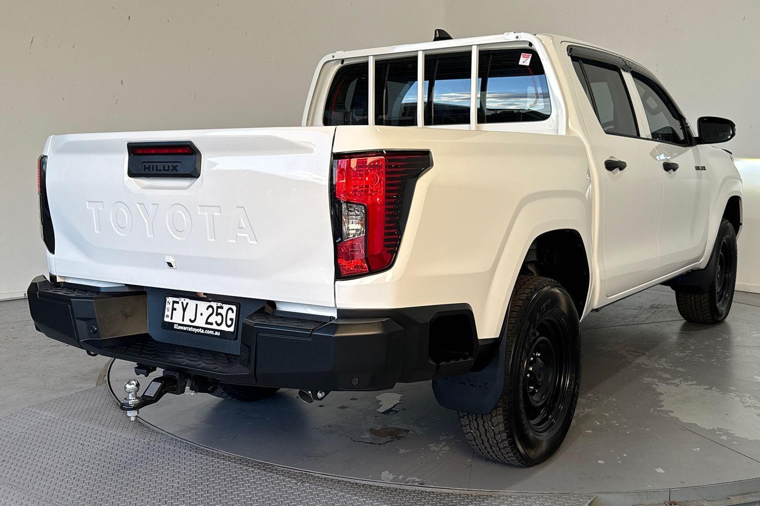 2025 Toyota Hilux Workmate in White