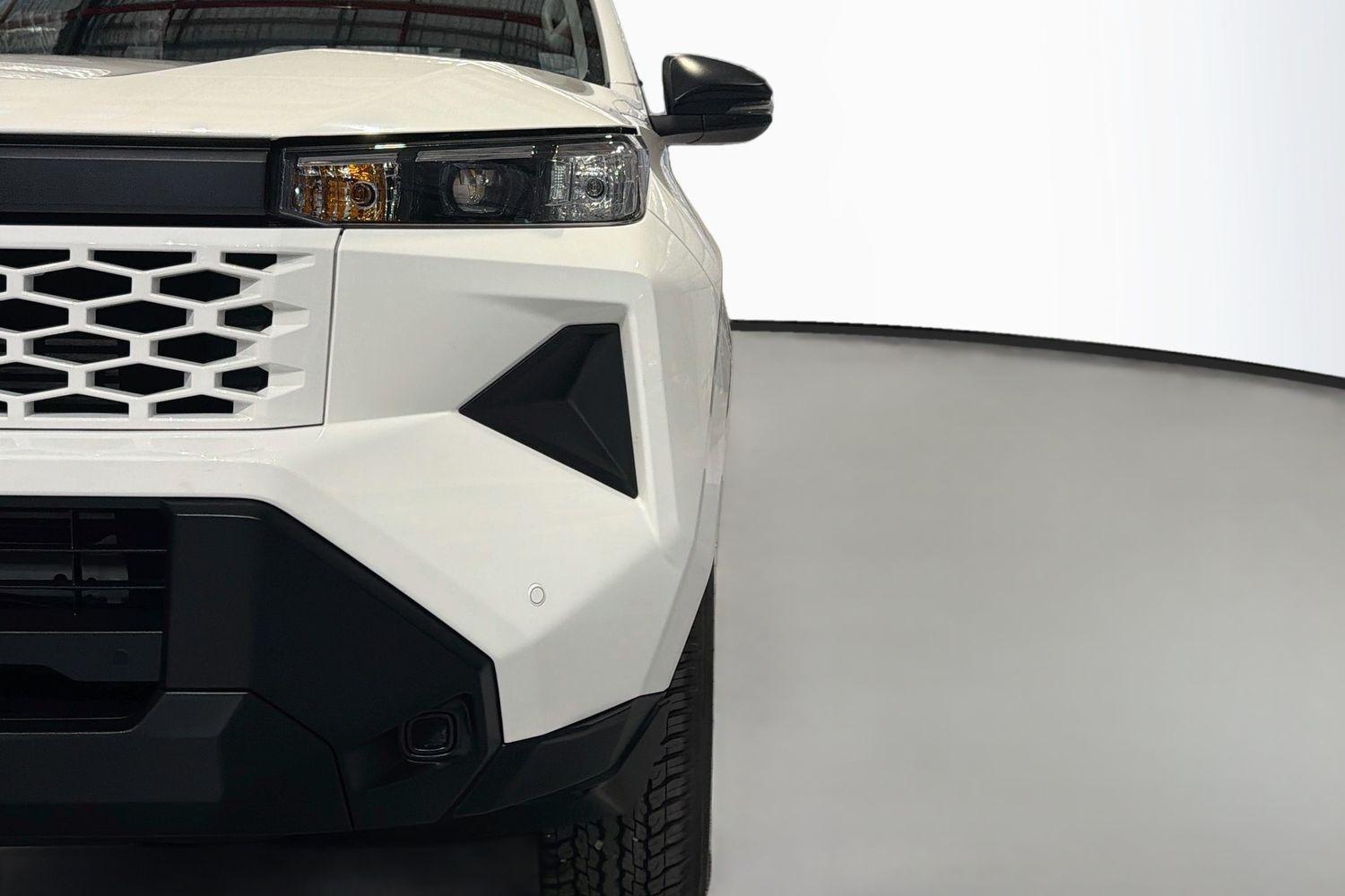 2025 Toyota Hilux Workmate in White