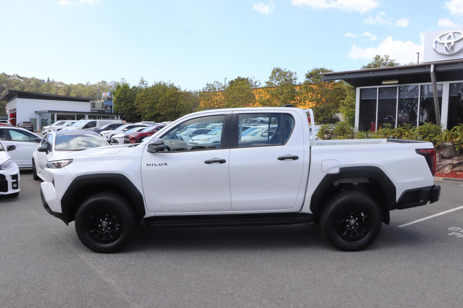 2025 Toyota Hilux SR in White