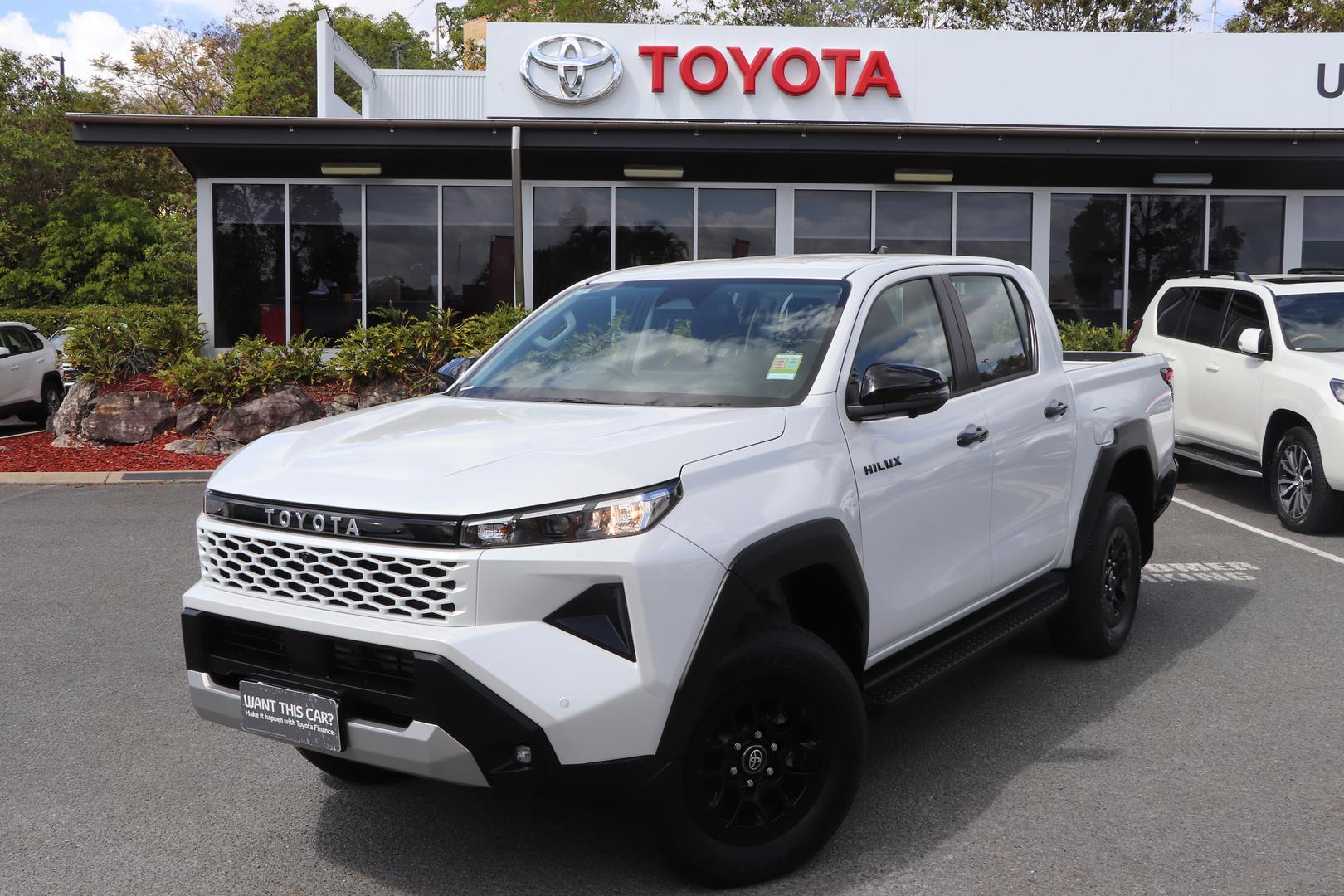 2025 Toyota Hilux SR in White