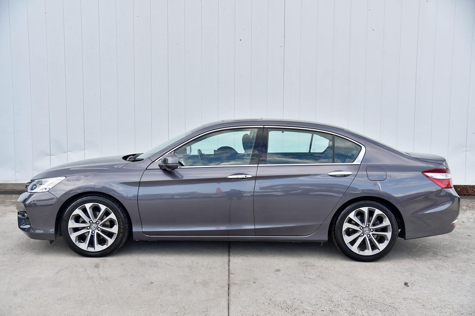 2018 Honda Accord VTi-L in Grey