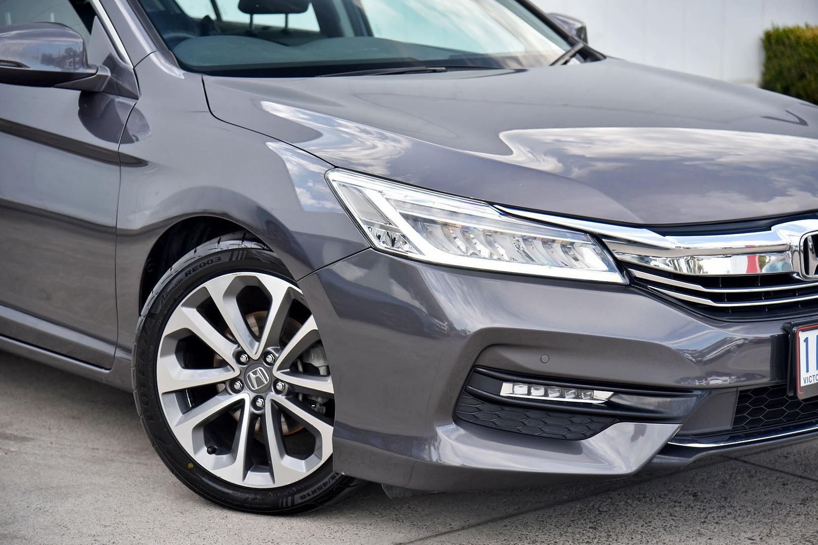 2018 Honda Accord VTi-L in Grey