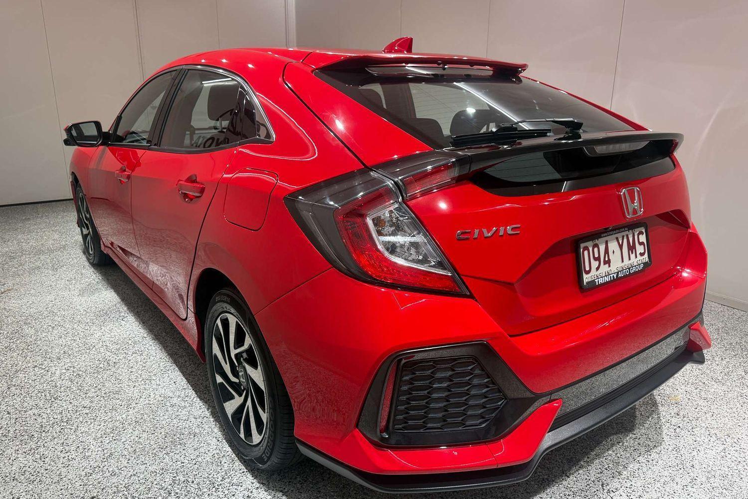 2018 Honda Civic VTi-S in Red