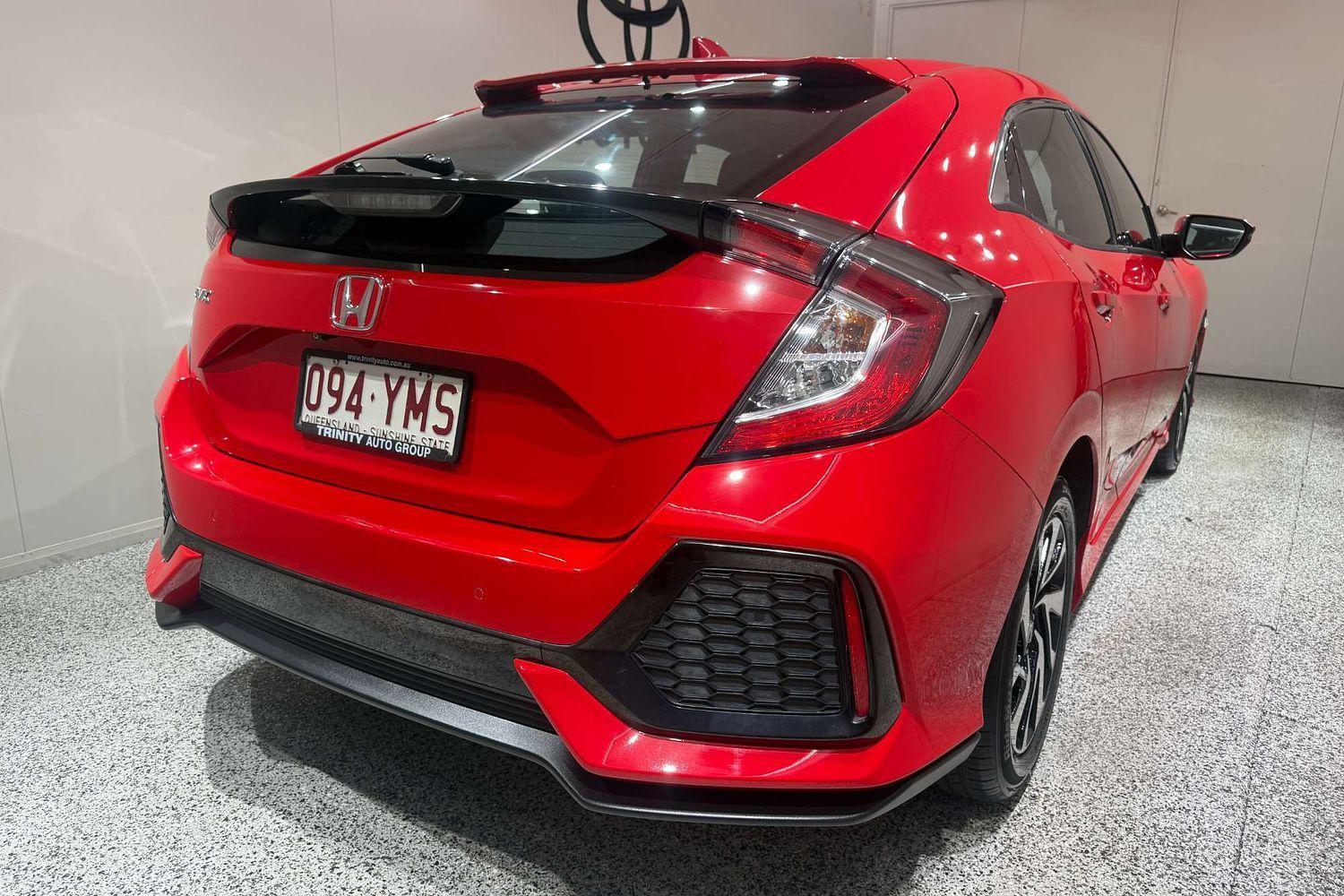 2018 Honda Civic VTi-S in Red