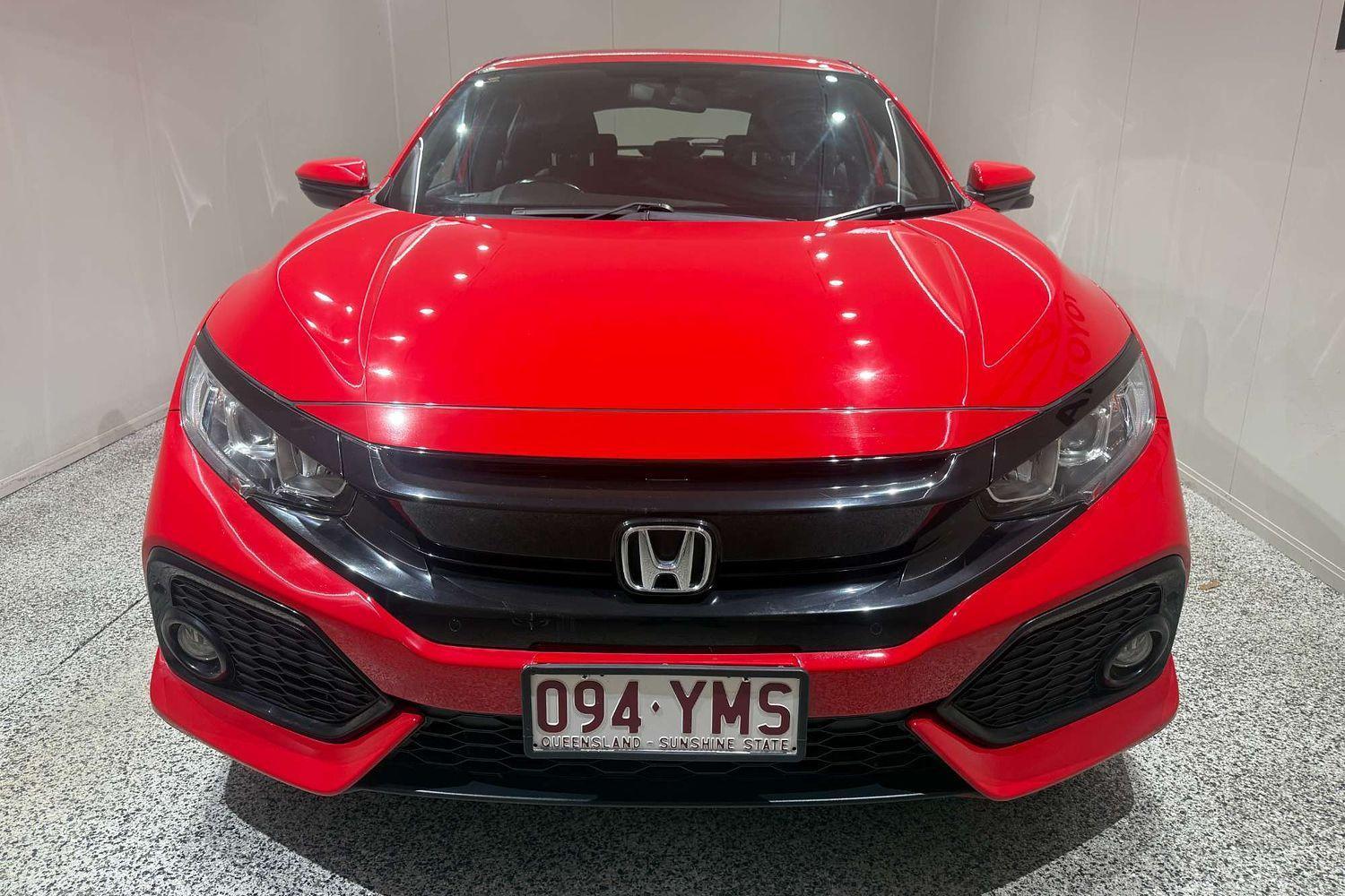 2018 Honda Civic VTi-S in Red