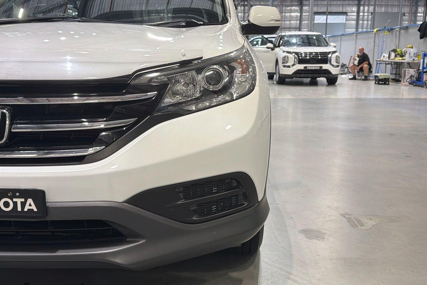 2013 Honda CR-V VTi in White
