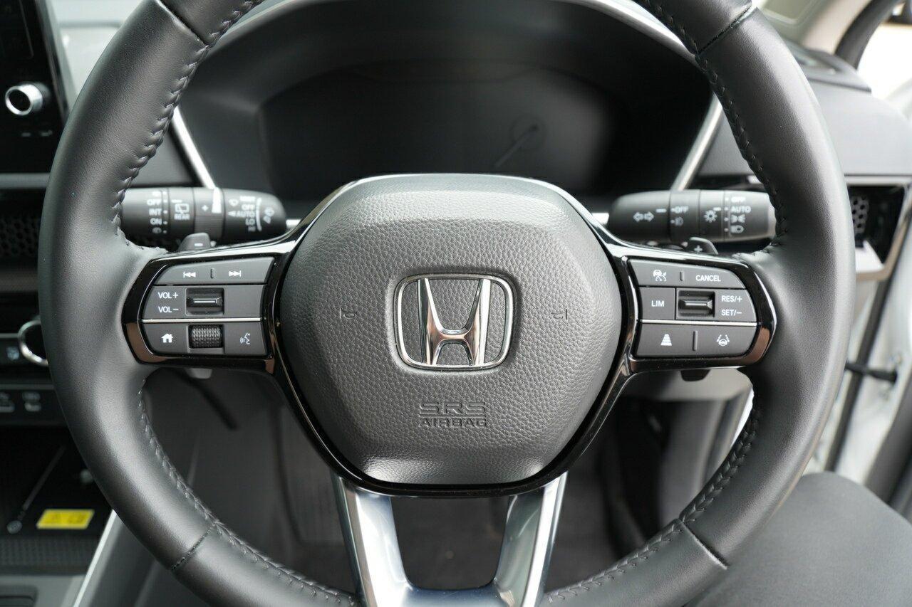 2024 Honda CR-V VTi L in Platinum White