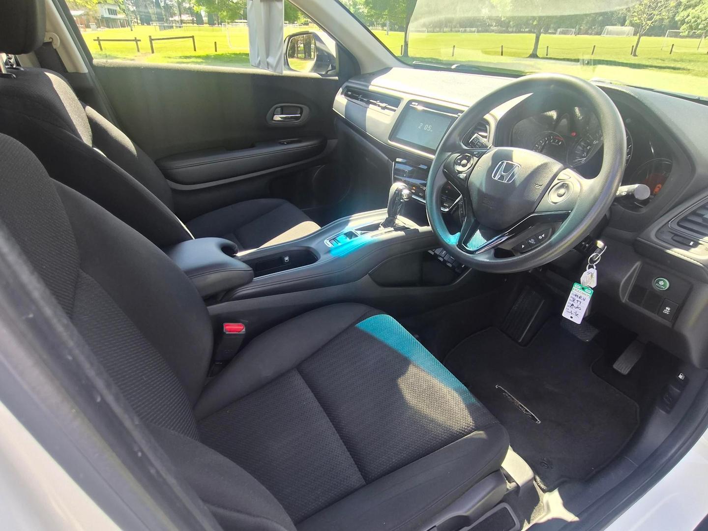 2017 Honda HR-V VTi in White