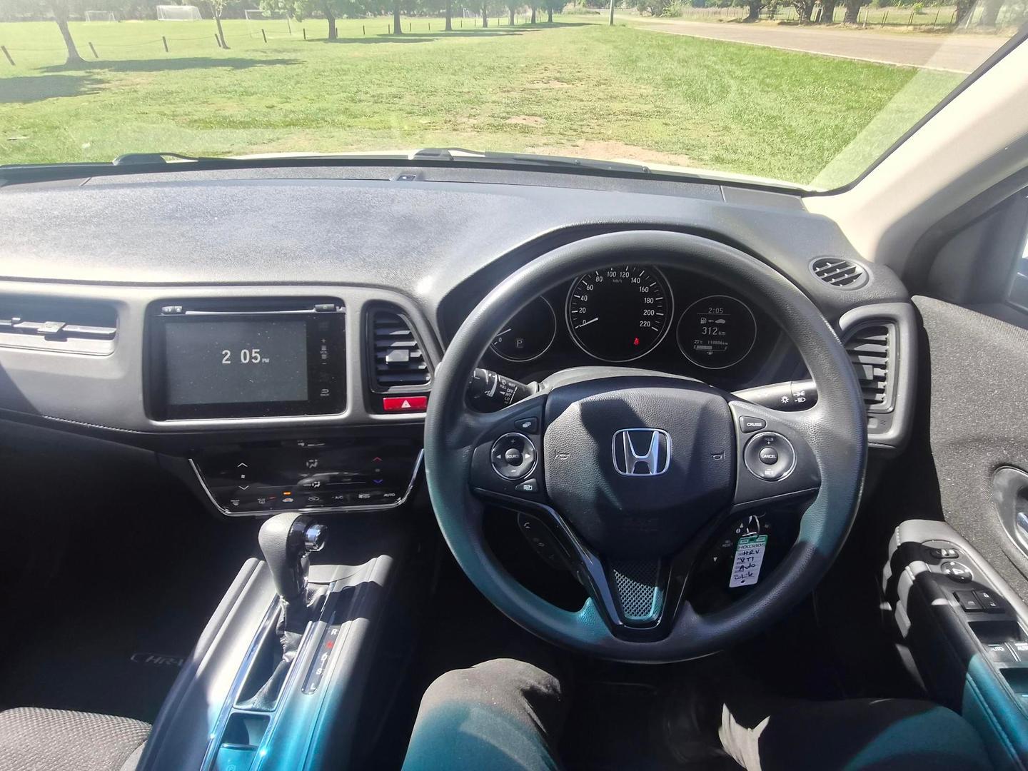 2017 Honda HR-V VTi in White