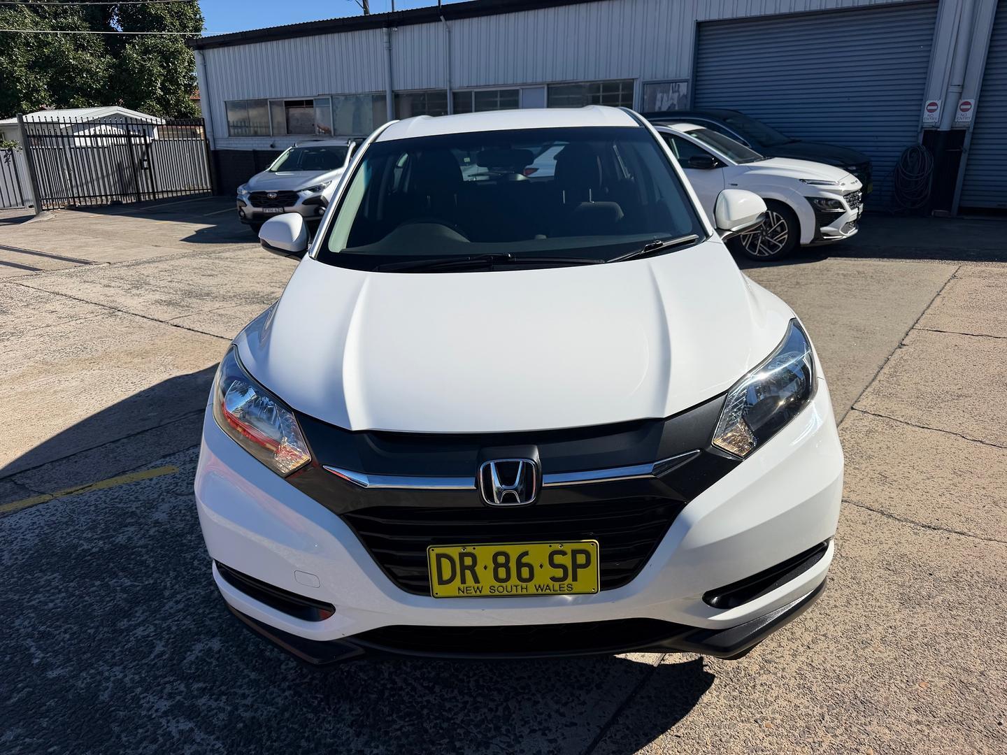 2017 Honda HR-V VTi in White