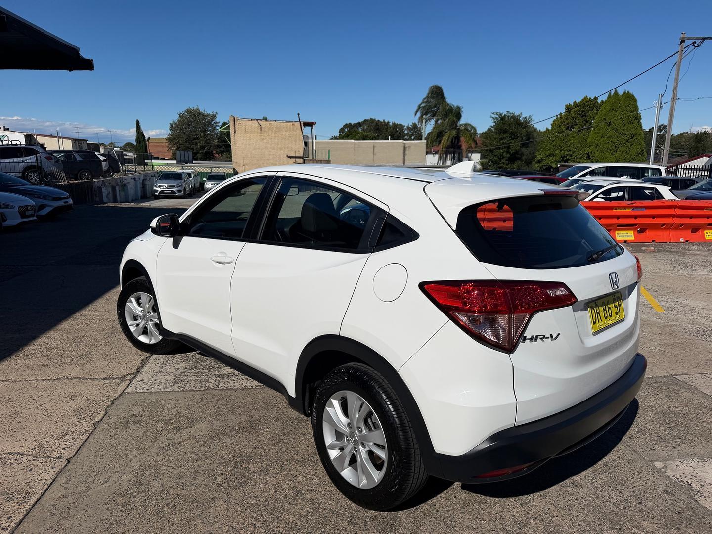 2017 Honda HR-V VTi in White