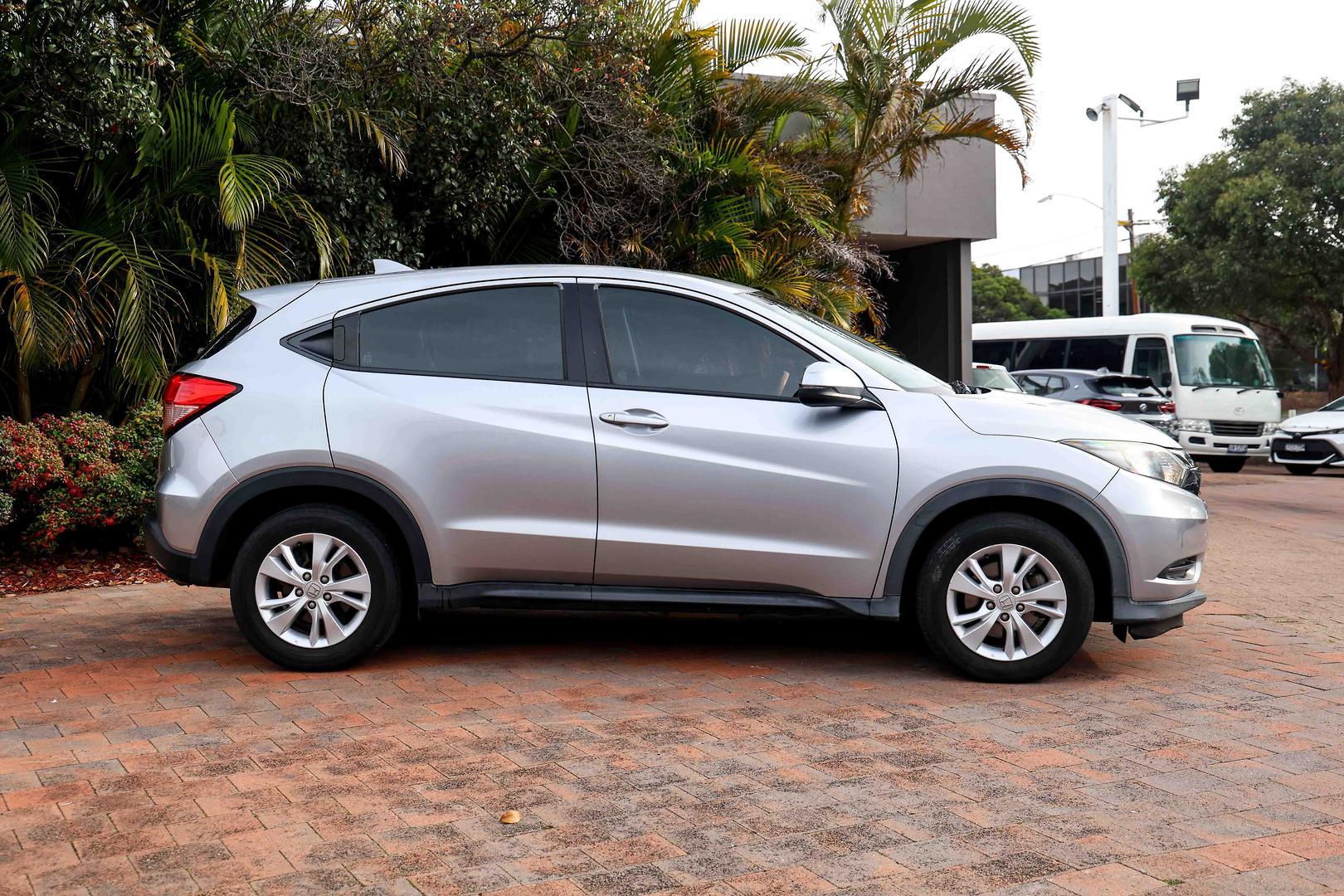 2017 Honda HR-V VTi in Silver
