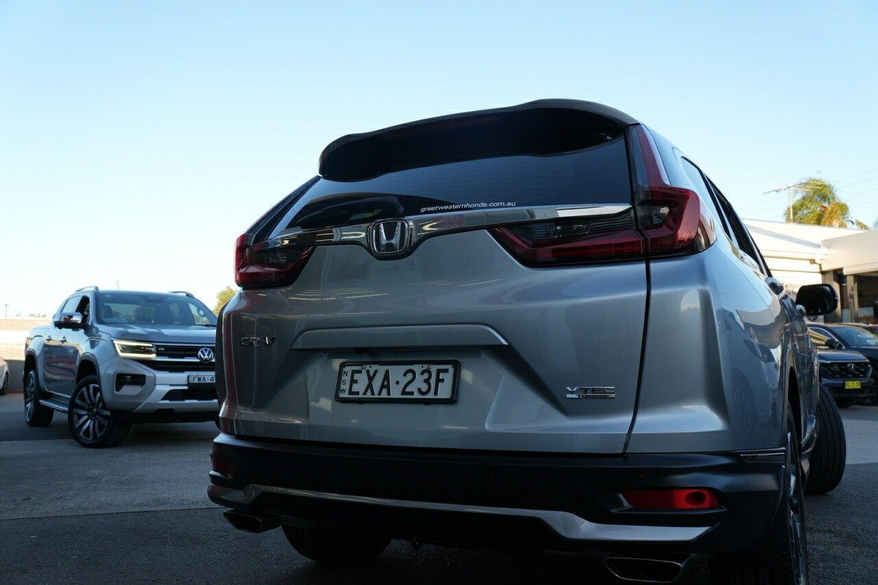 2023 Honda CR-V VTi X in Lunar Silver