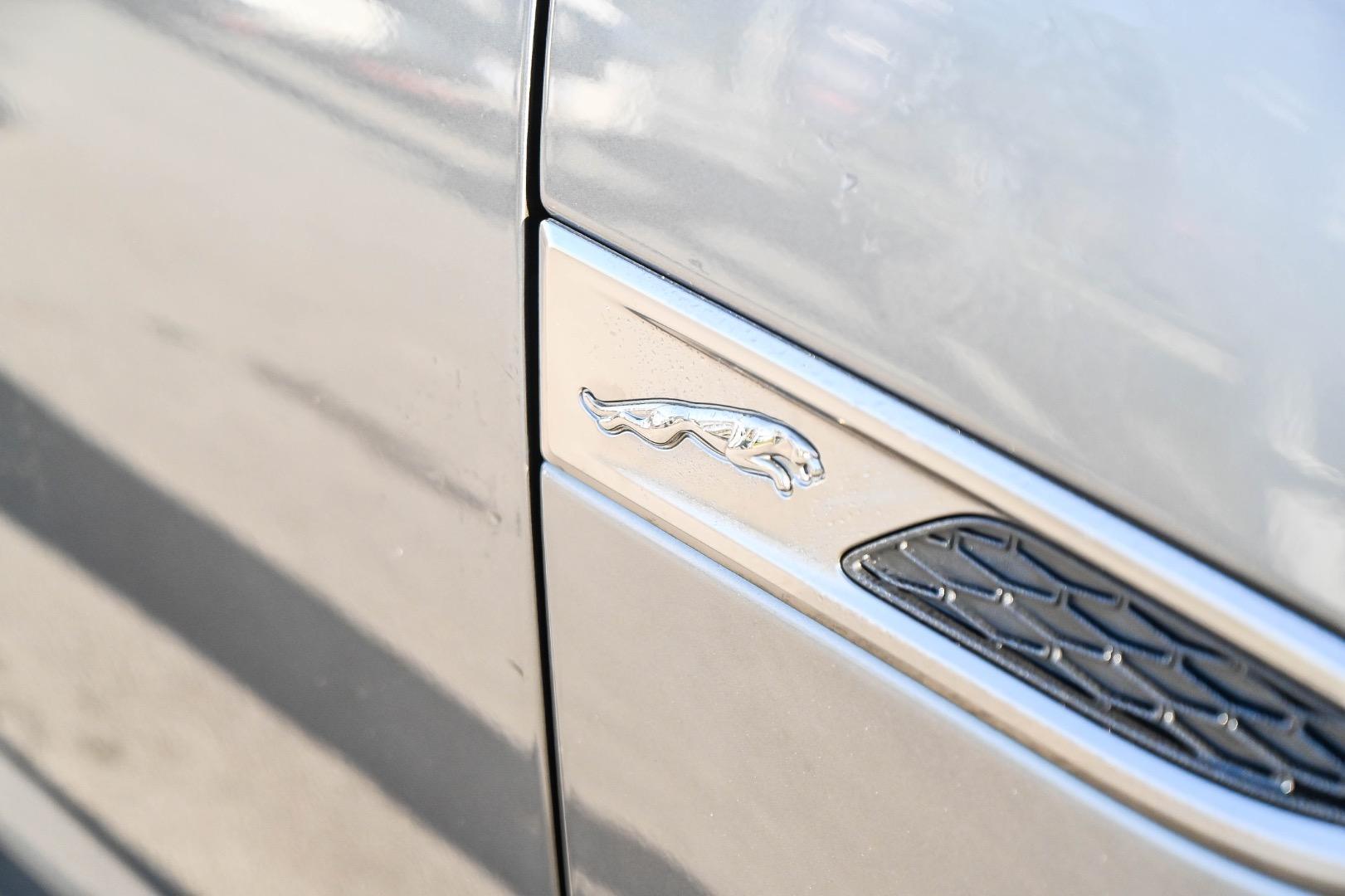 2021 Jaguar E-PACE P250 R-Dynamic SE in Silver