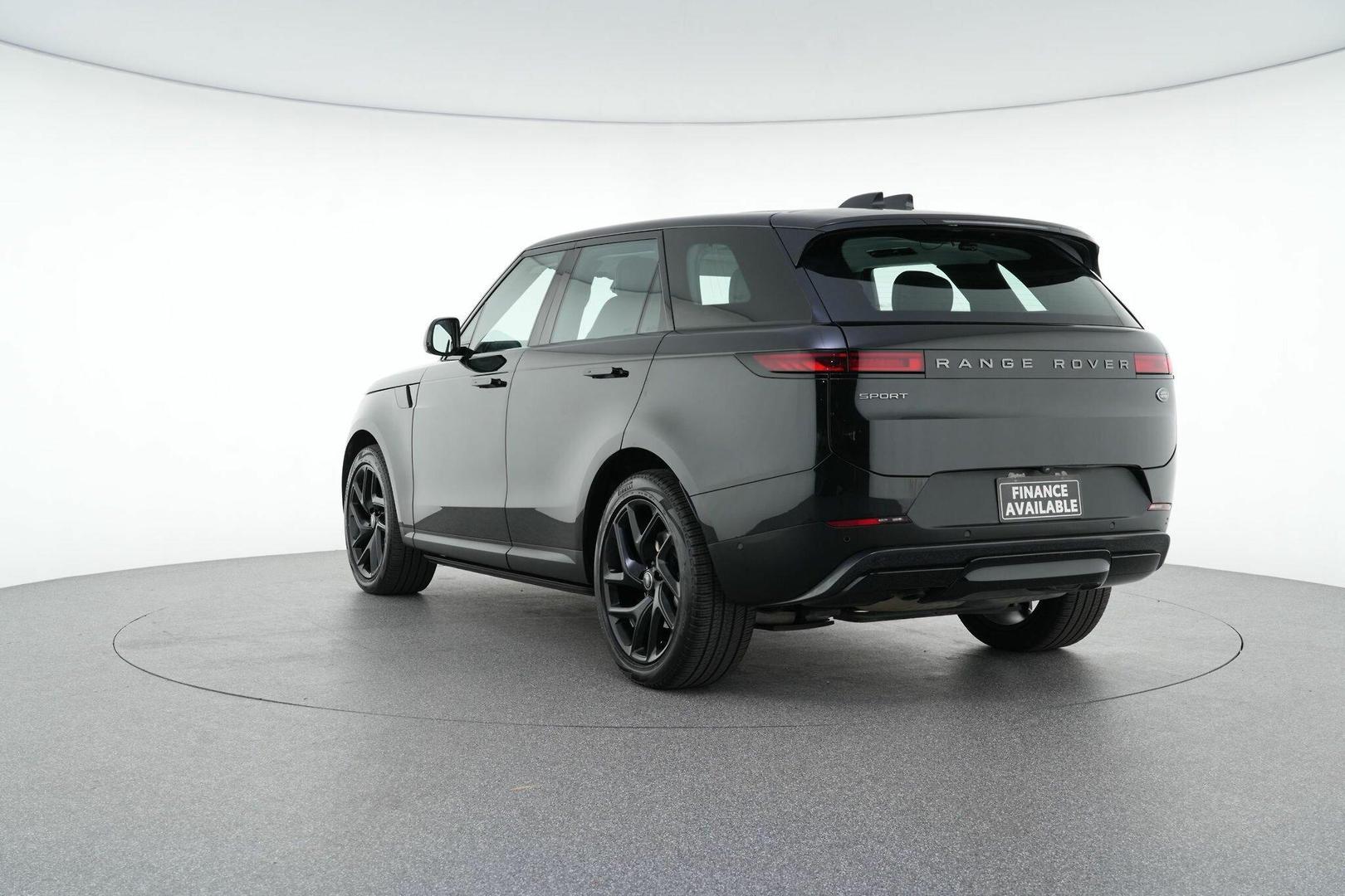2023 Land Rover Range Rover Sport D250 SE in Black