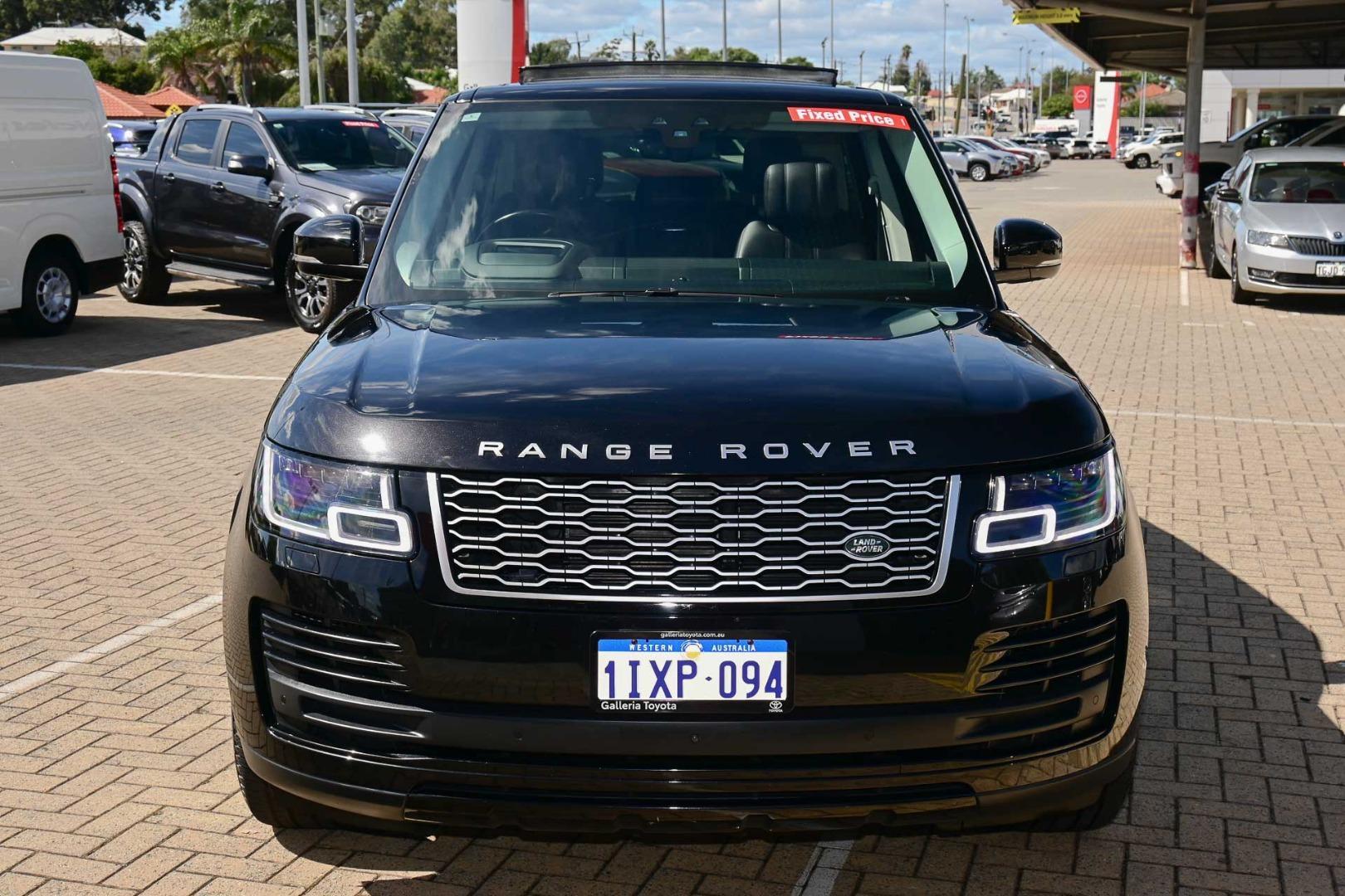 2020 Land Rover Range Rover SDV8 Vogue in Black