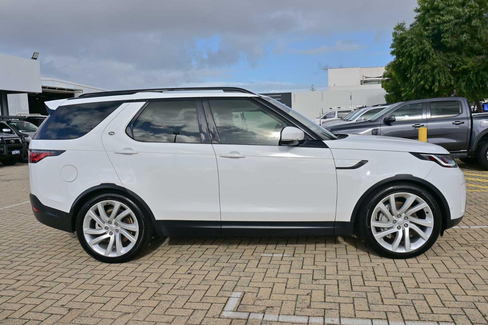 2021 Land Rover Discovery D300 HSE in White