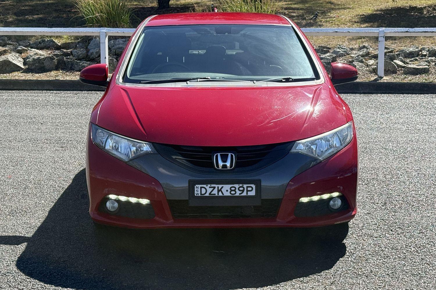 2013 Honda Civic VTi-L in Red