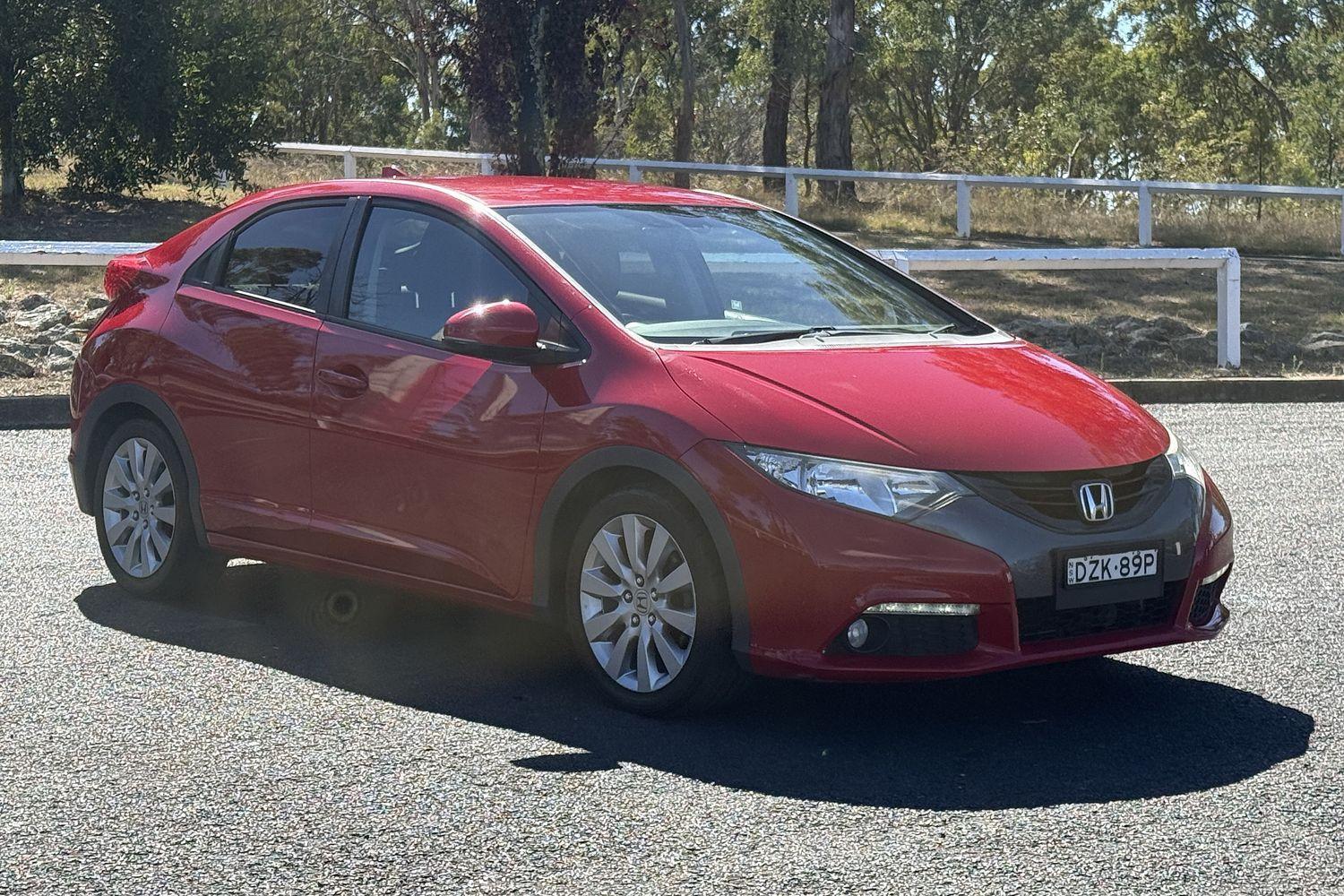 2013 Honda Civic VTi-L in Red